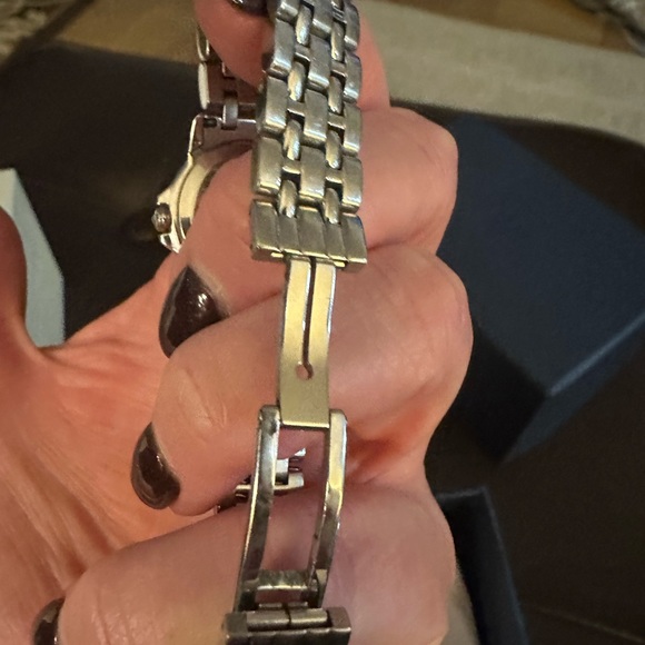 Ladies Raymond Weil Tango Stainless Steel Watch with Mother of Pearl Dial. - Picture 9 of 11